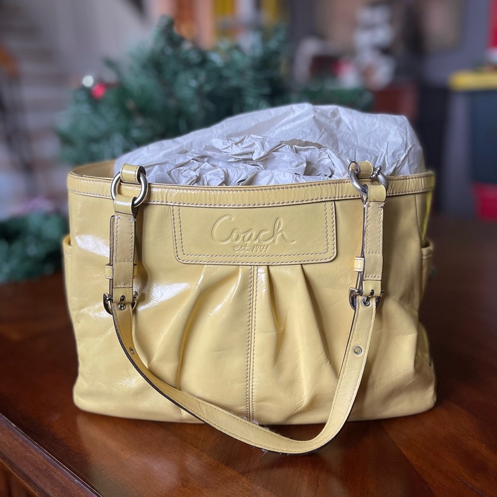 Coach F13761 Patent Leather Pleated Gallery Tote